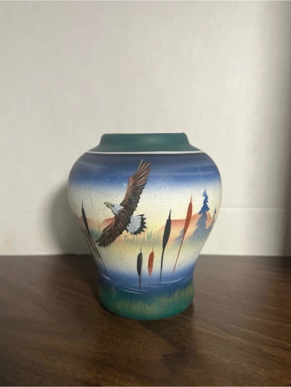 Vintage Navajo hand painted
Vase